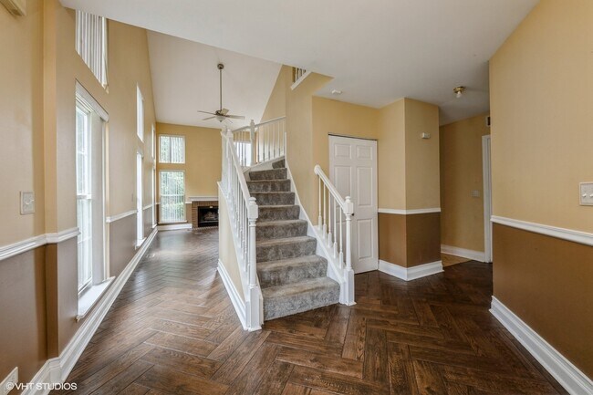 Foto del edificio - 8 Dellwood Ct