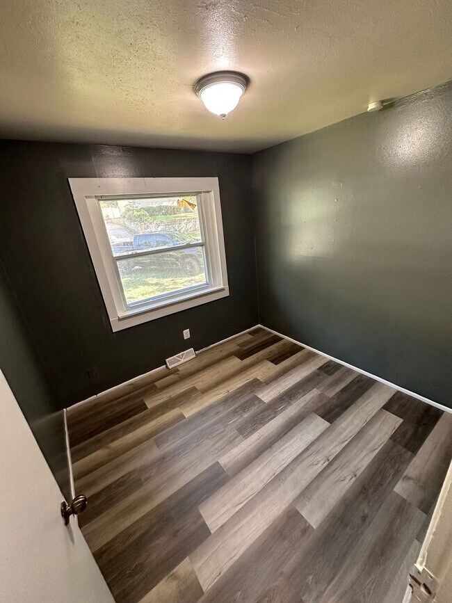 Building Photo - 3502 Spruce