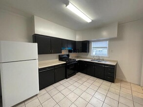 Building Photo - 4915 Linden Ave