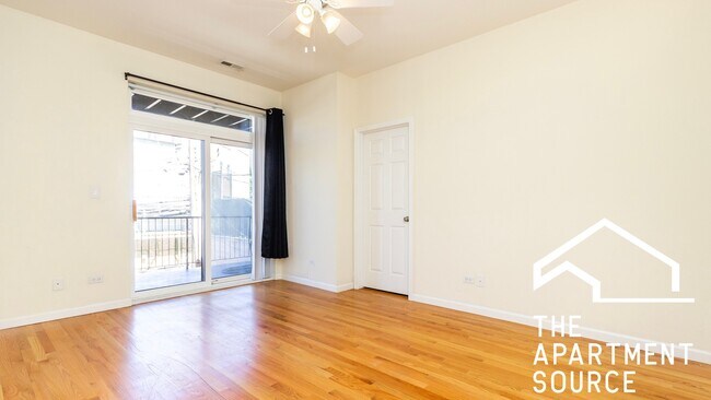 Foto del edificio - 1627 N Clybourn Ave