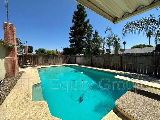 Foto del edificio - 1439 W Evans Ave