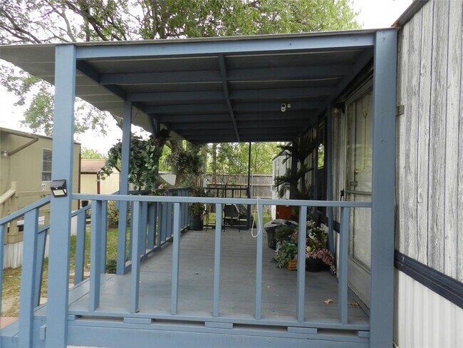 Foto del edificio - 550 Ruby Rd