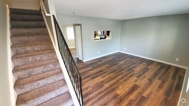 Building Photo - 448 N 18th Ave