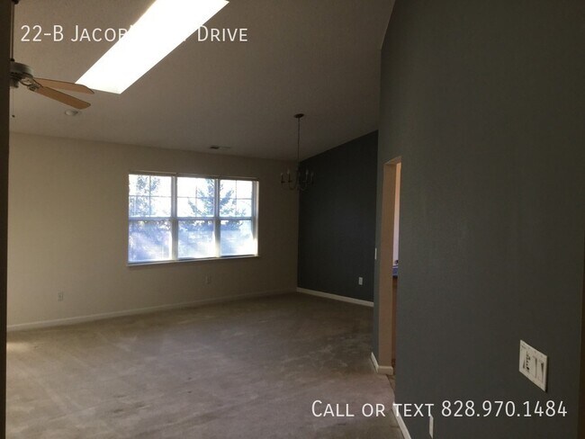 Foto del edificio - 22 Jacobs Way Dr
