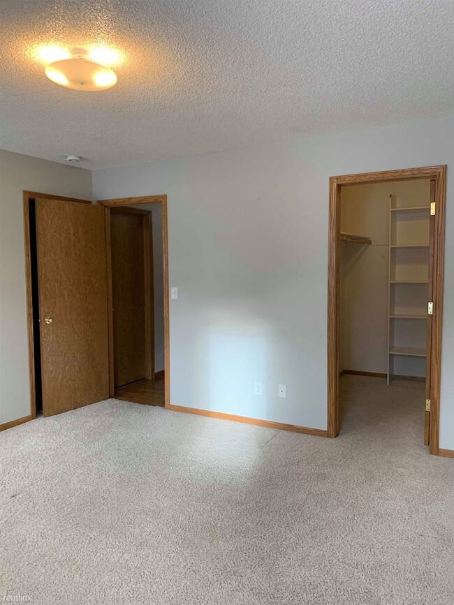 Building Photo - 3 br, 2 bath Townhome - 4010 Lockport St
