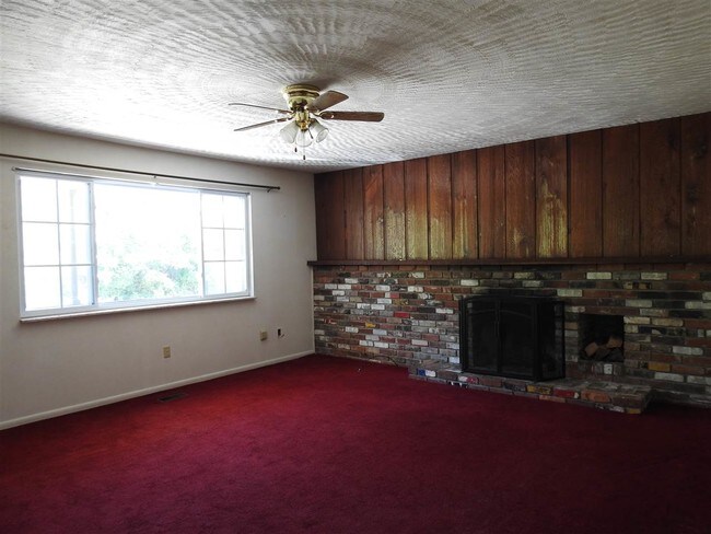 Building Photo - 1599 Newmans Branch Rd