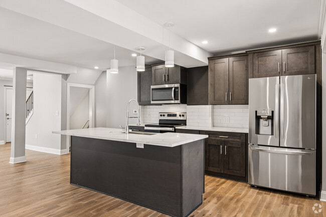 Interior Photo - Plaza Town House