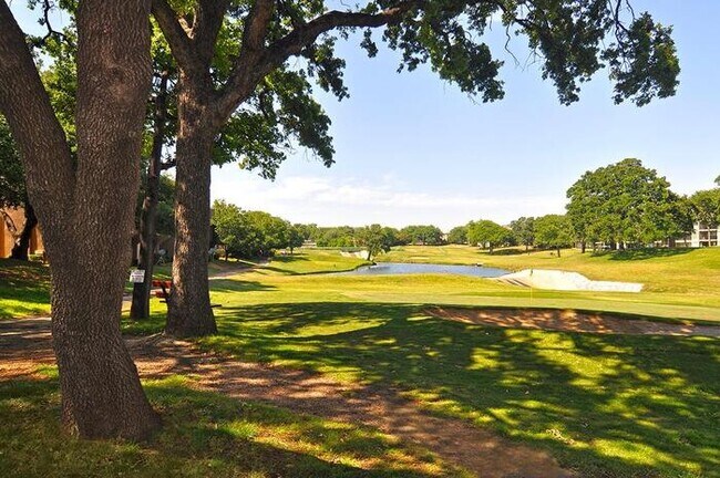 Foto del edificio - 1201 Monterrey Blvd