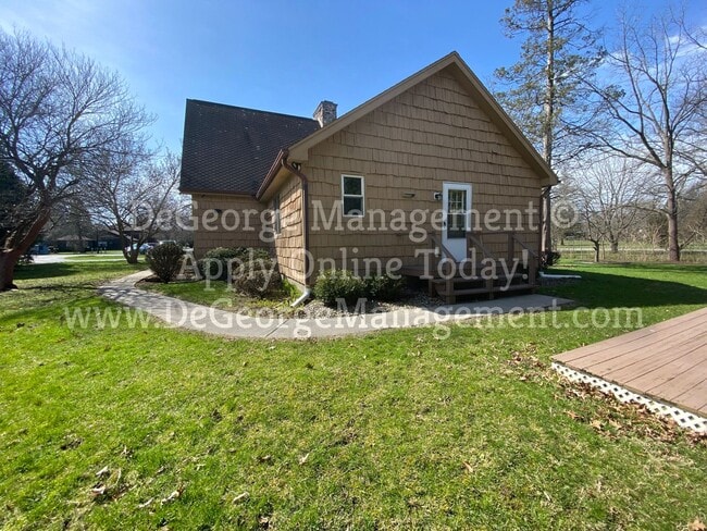 Building Photo - 311 1/2 Washington Street