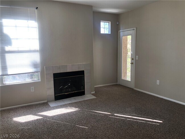 Foto del edificio - 8555 W Russell Rd