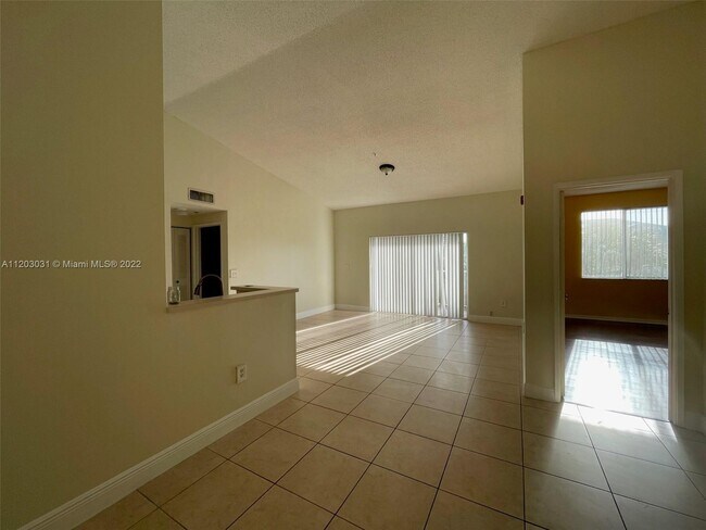 Foto del edificio - 6928 SW 39th St