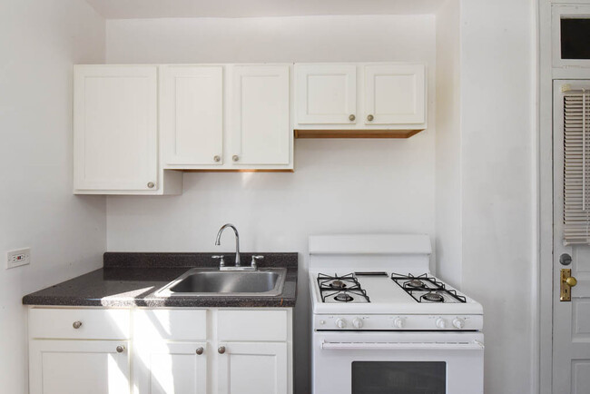 Foto del edificio - 5119 W Montrose Ave