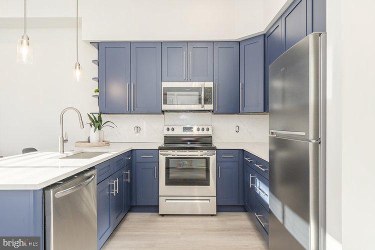 Foto principal - 4550 Mitchell St