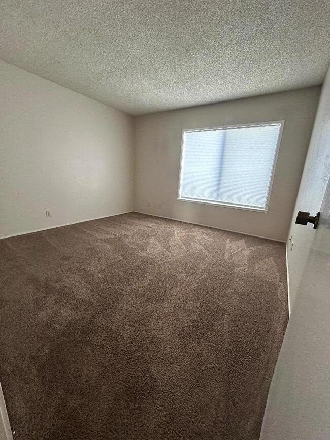 Foto del edificio - 6090 Montgomery Ct