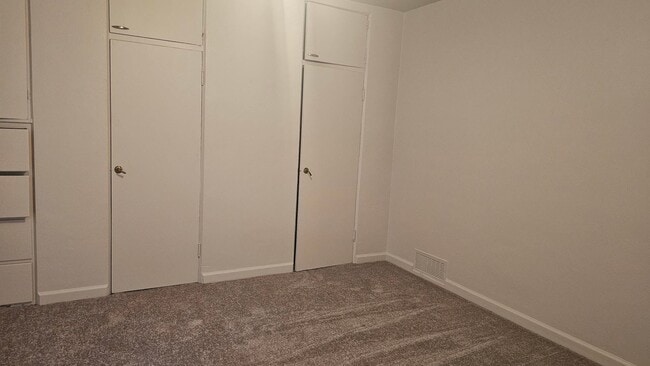 Building Photo - Jean Street 4 Plex