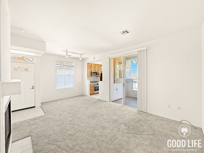 Foto del edificio - Great 1 BR/1 BA in the Mirabella community of Mira Mesa!