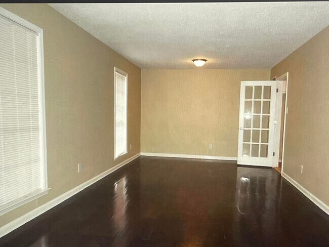 Building Photo - Stage Road/Covington Pike Area NOW Available