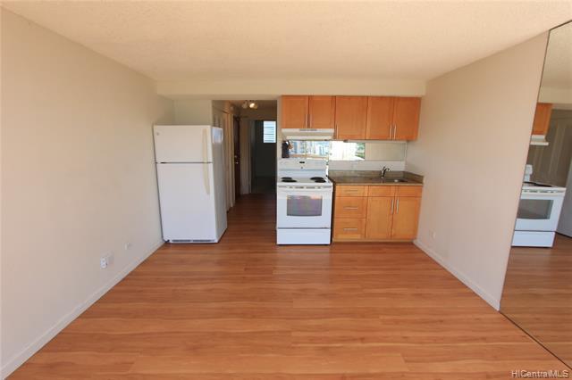 Building Photo - 2211 Ala Wai Blvd
