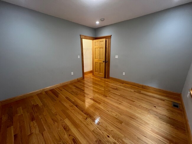 Building Photo - 152 Winchester St