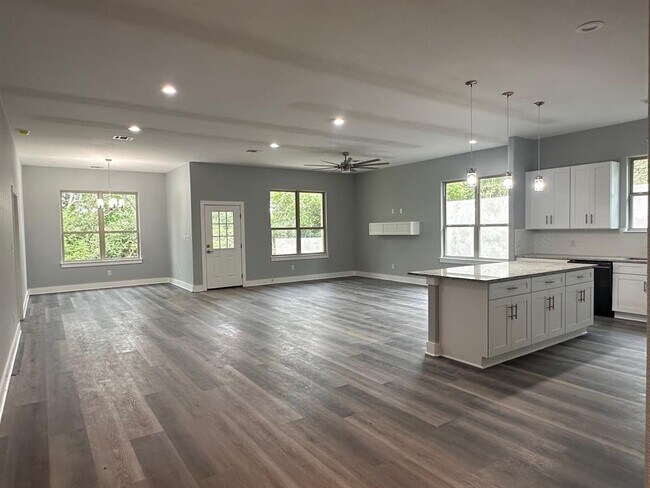 Foto del edificio - 142 Alele Dr