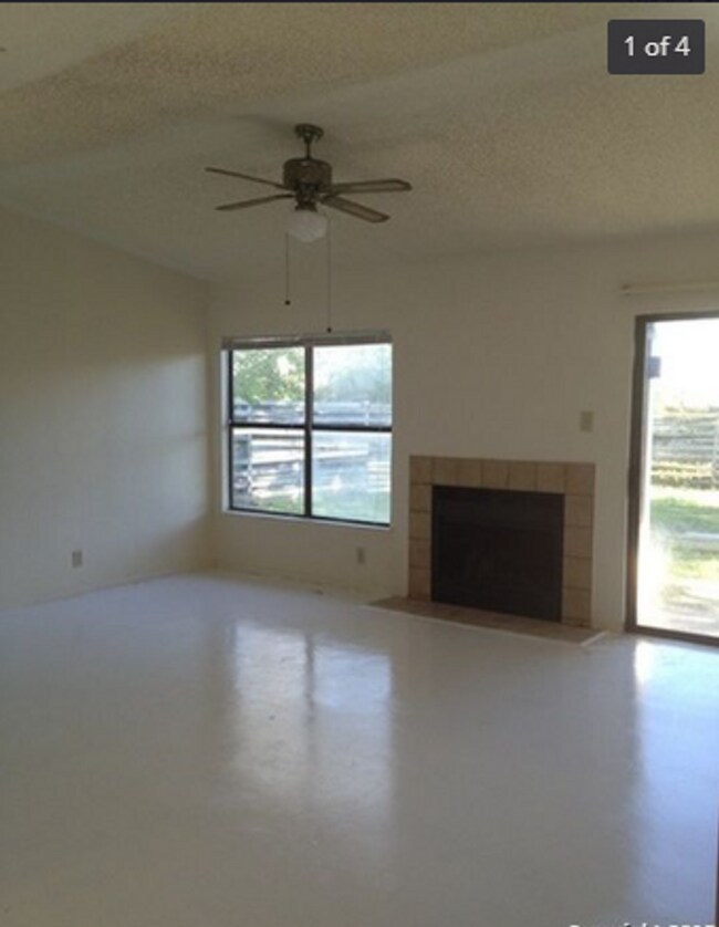 Building Photo - 9631 Bratton Dr