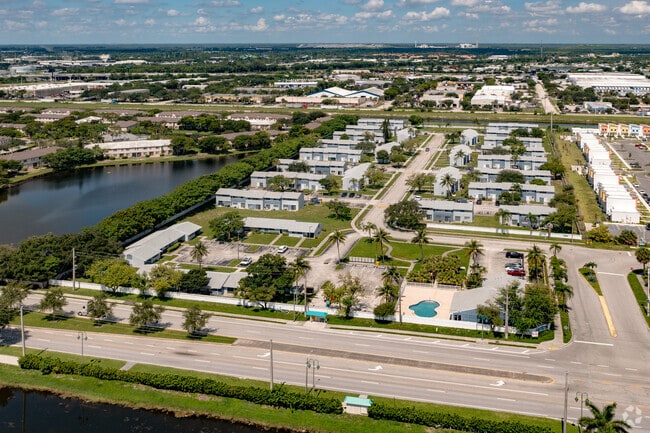 Aerial - Spinnaker Landing Apartments