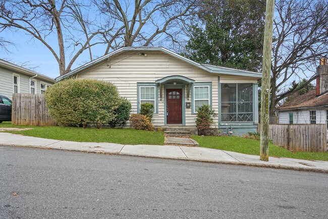 Building Photo - 572 Winton Terrace NE