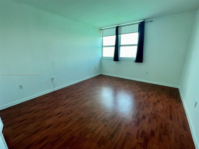 Foto del edificio - 650 West Ave