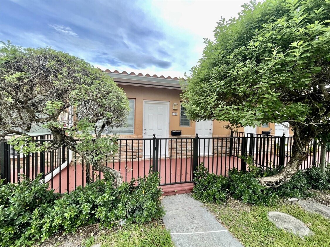 Primary Photo - 3080 SW 1st St