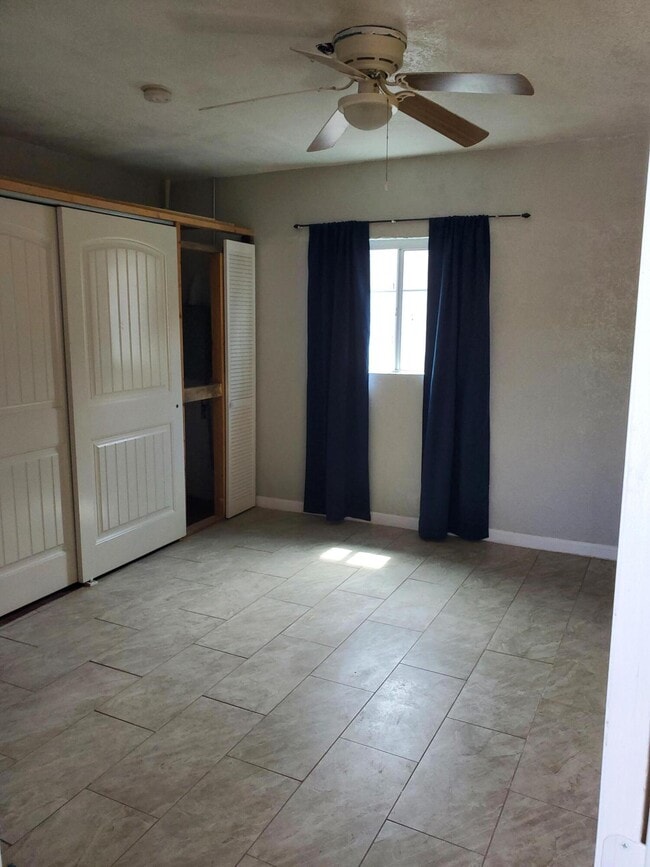 Building Photo - 14565 Hendrik Dr