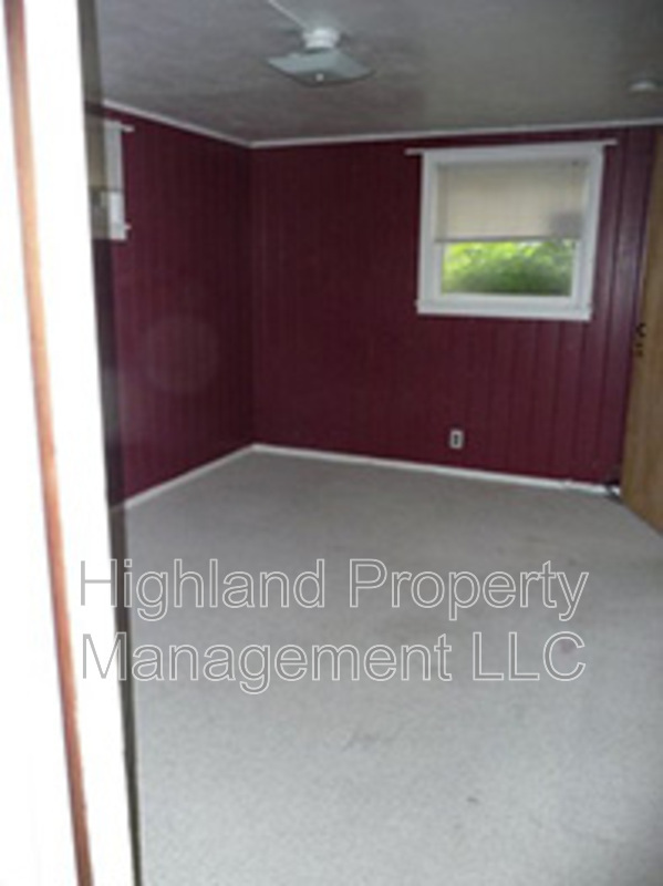 Building Photo - 1033 NE B St