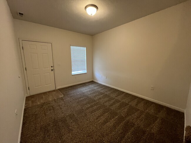 Building Photo - 5082 W Wind Rock Ln