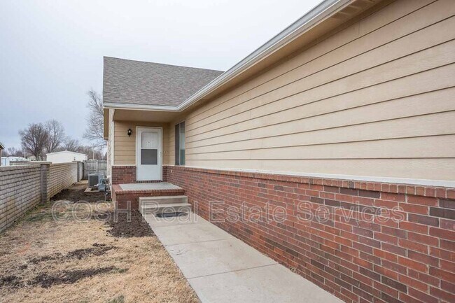 Building Photo - 1046 E Karla Ct