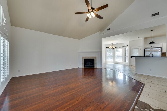 Building Photo - 6914 Stonegate Dr
