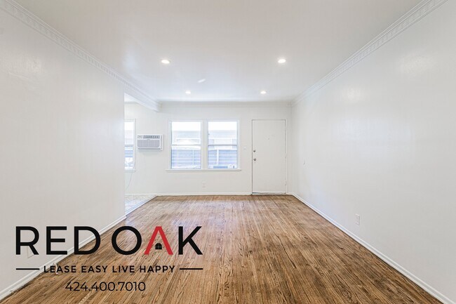 Foto del edificio - 5832 Carlton Way