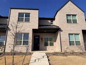 Building Photo - 1308 Arkansas Spgs St