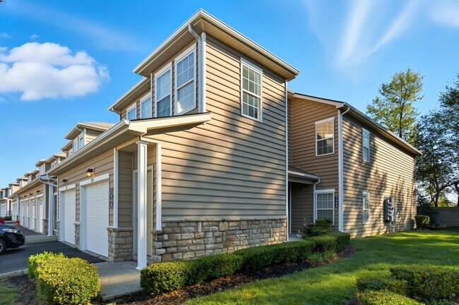 Building Photo - 5468 Nottinghamshire Ln