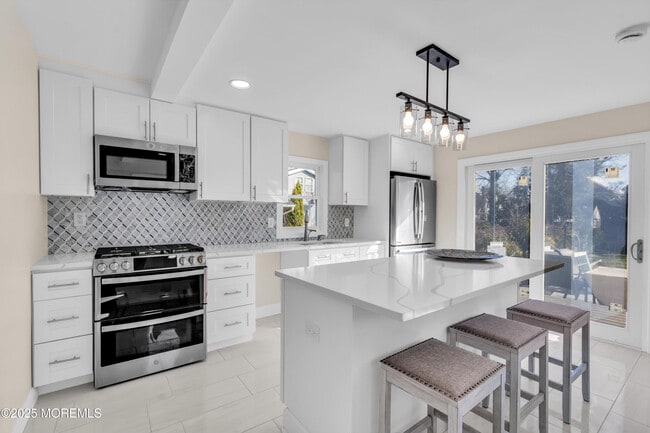 Building Photo - 814 Dunlewy St