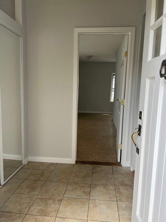 Foyer - 9204 212th St