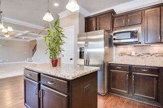 Building Photo - 260 Wentworth Pl