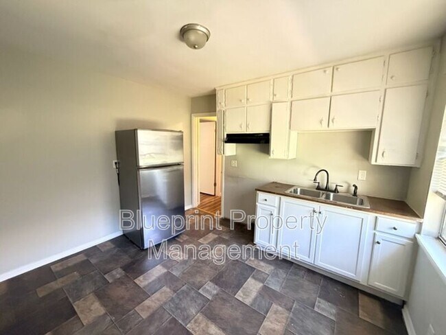 Foto del edificio - 737 47th St N