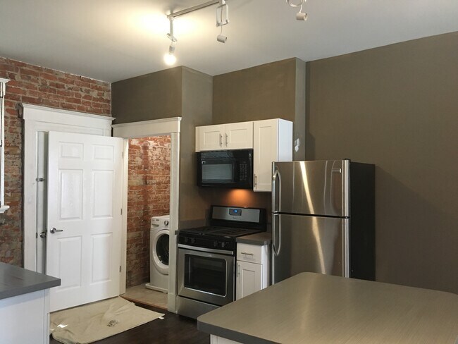 Foto del edificio - 223 Kinsey Ave