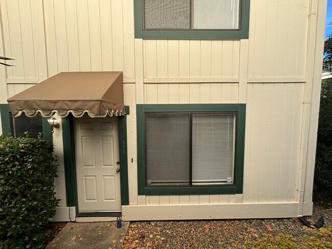 Building Photo - 3579 Cedar Ravine Rd