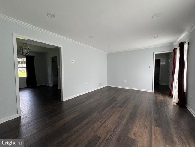 Foto del edificio - 1717 Fallsway Dr