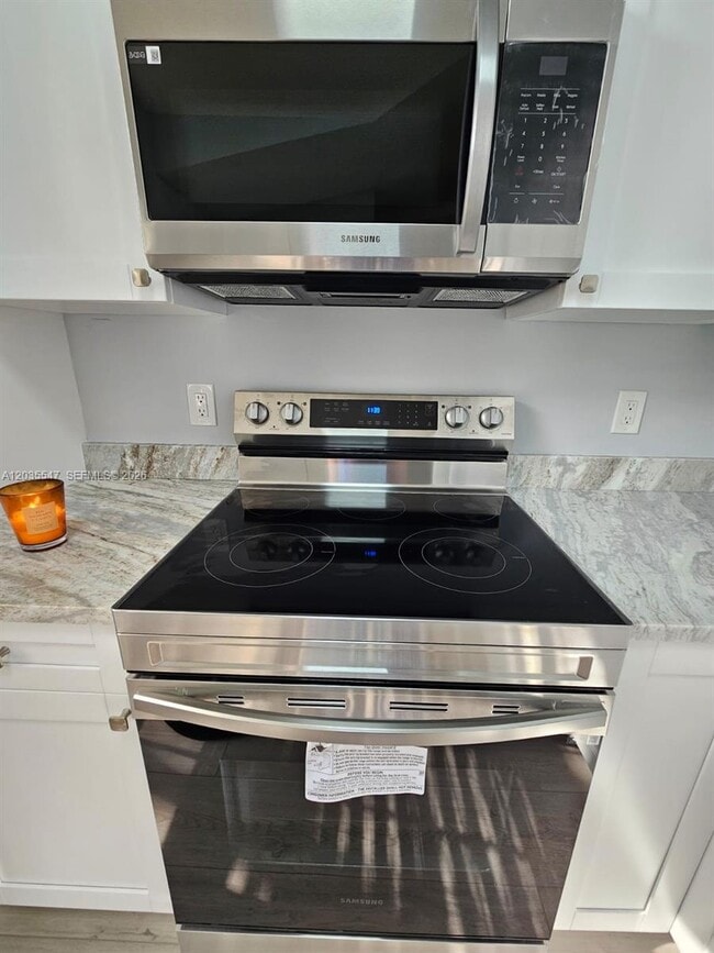 Foto del edificio - 10823 NW 3rd Ct