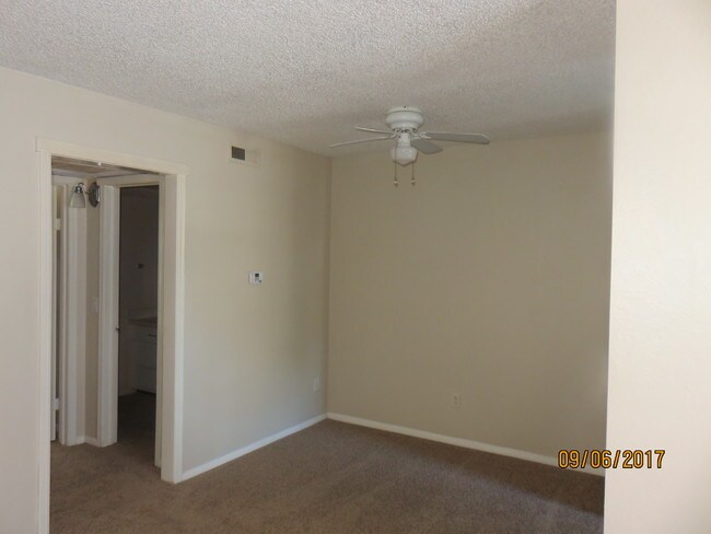 Building Photo - 816 Cardinal Creek Blvd