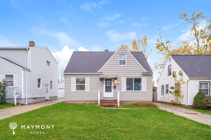 12414 Park Knoll Dr Garfield Heights, OH 44125 – photo 1