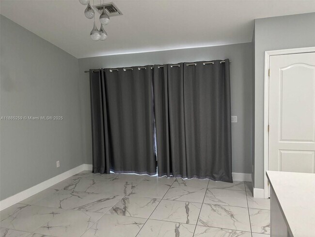 Foto del edificio - 1517 Meadow Rd