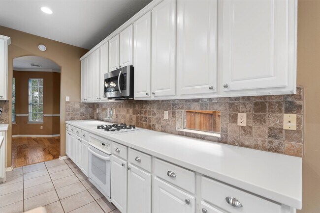 Building Photo - 18 Valley Mead Pl