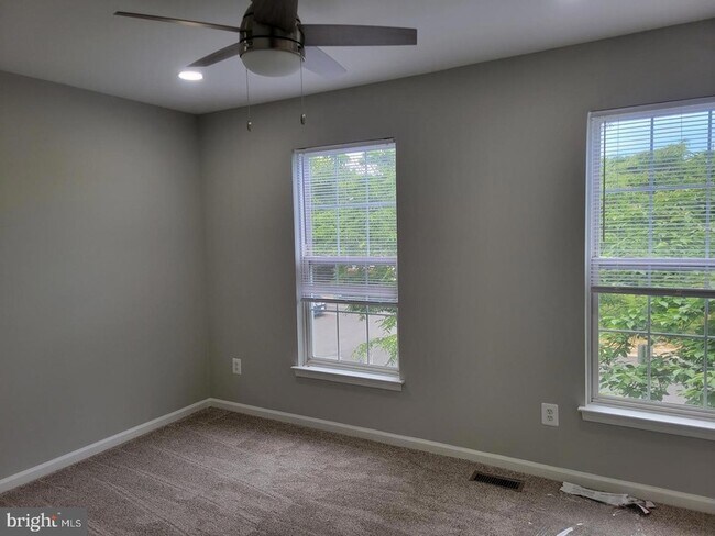 Foto del edificio - 44189 Litchfield Terrace